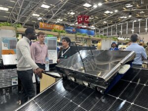 Der klinobot Reinigungsroboter live auf der Intersolar 2026